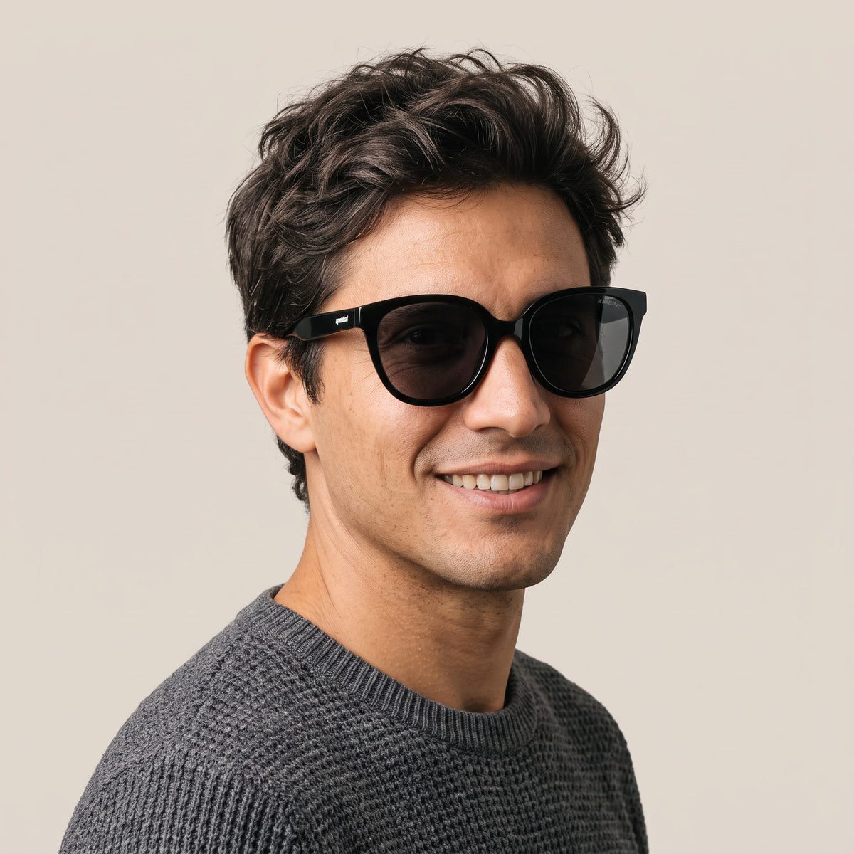 Ay Not Dead California Negro / Gris · AY332 100 06 · hombre