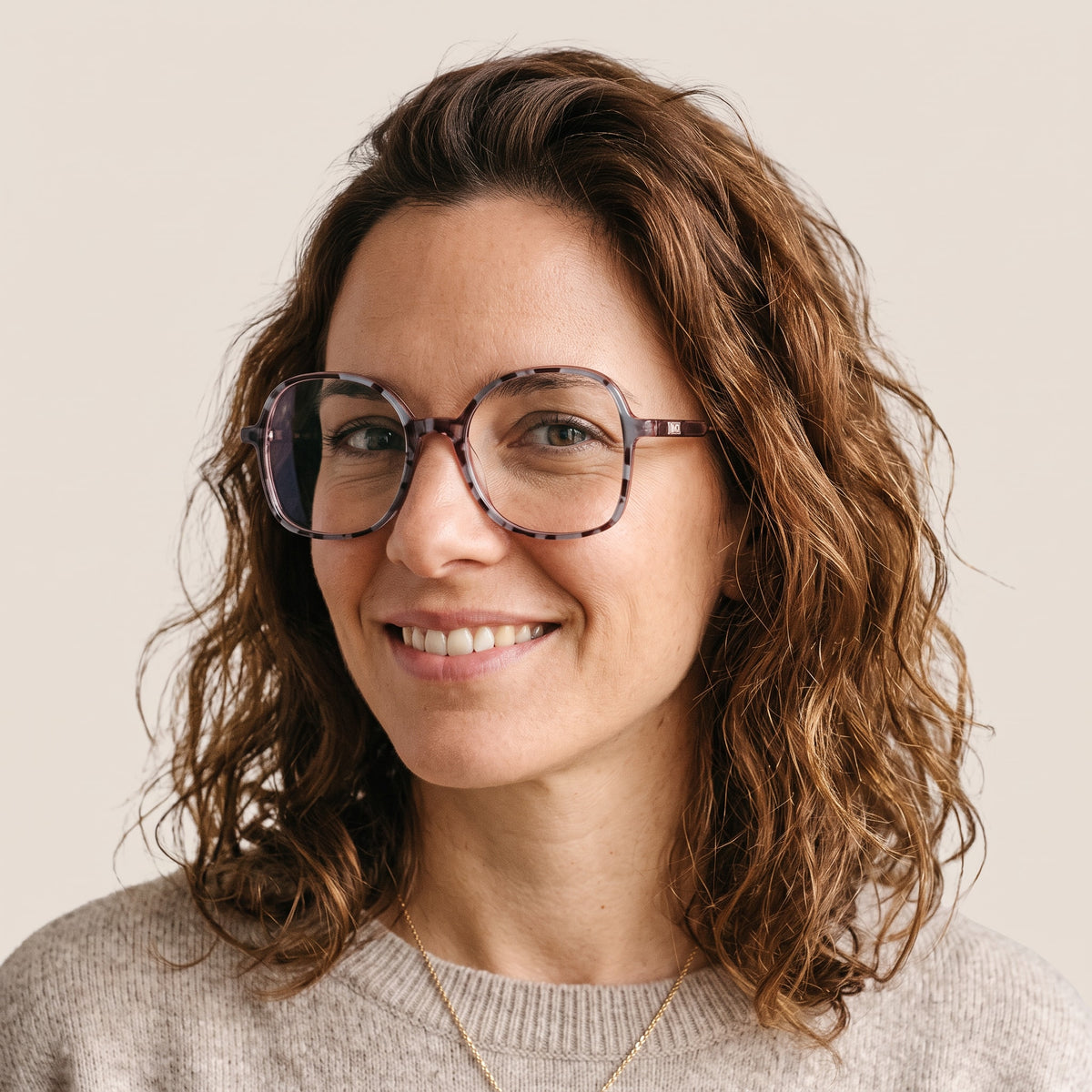 María del Cerro 80071 Gris · 80071C3 · mujer