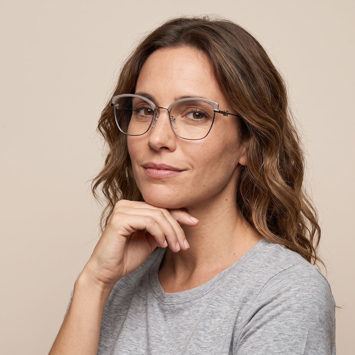 Prüne Diana Gris · DIANA09 · mujer