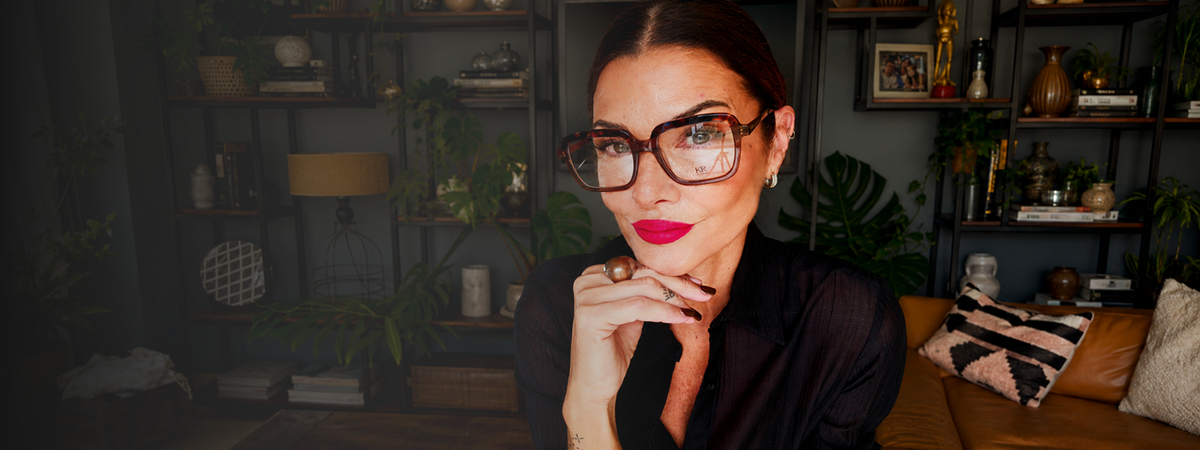 desk_1600x600_karinaravolini_armazon.png